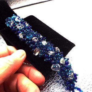 SHADES OF INDIGO & PEACOCK BLUE & CLEAR ART GLASS HANDMADE BRACELET 61
